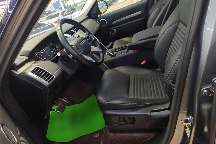 Used Land Rover Discovery 2023 Revised Version 360 PS R-Dynamic S