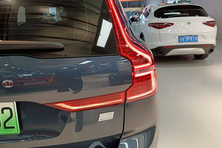 Used Volvo XC60 New Energy 2024 T8 Plug-in Hybrid Long-Range All-Wheel Drive Smart Luxury Edition
