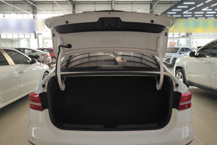 Used Volkswagen Lavida 2019 1.5L Automatic Comfort Edition China VI Standard Trunk