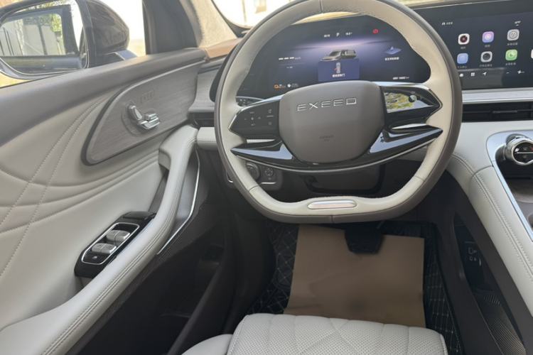 Used EXEED Stellar C-DM 2024 1.5T Long-Range Pro Interior 5