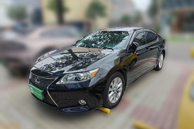 Used Lexus ES 2013 300h Elite Edition