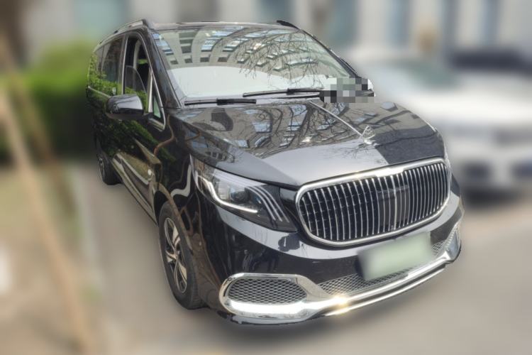 Used Mercedes-Benz Vito 2024 2.0T Elite Version 7 Seats Front Right 45 Deg