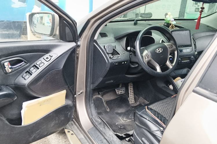 Used Hyundai ix35 2012 2.4L Automatic Two-Wheel Drive Prestige Edition GLS Driver Seat