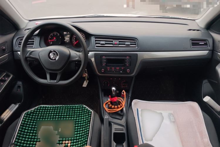 Used Volkswagen Lavida 2019 Lavida Start 1.5L Automatic Trendy Version China VI Standard Center Console