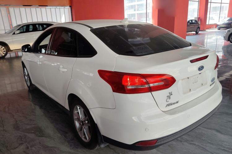 Used Ford Focus 2017 Sedan 1.6L Automatic Fashion Edition Smart Drive Version
