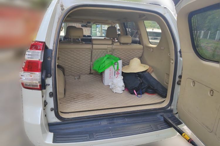 Used Toyota Prado 2015 2.7L Automatic Standard Edition Trunk