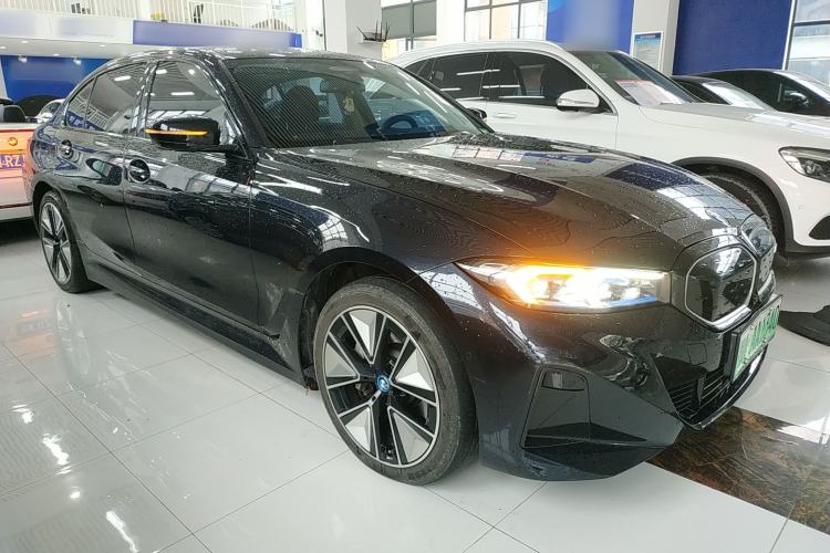 Used BMW i3 2023 eDrive 40 L Midnight Sports Package Front Right 45 Deg