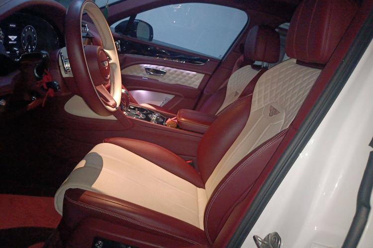 Used Bentley Bentayga 2022 4.0T V8
