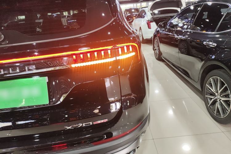 Used JETOUR X70 PLUS 2023 1.5T DCT Brave PLUS 7-Seater
