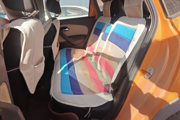 Used Volkswagen Polo 2012 1.6L Cross Polo MT
