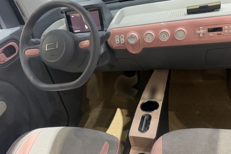 Used Bestune Pony 2025 222km Range Agile Horse Audio And AC Panel