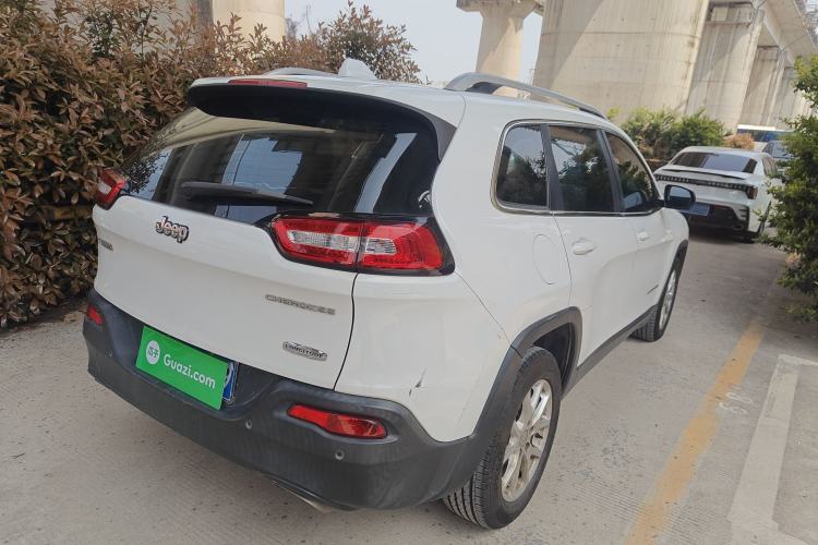 Used Jeep Cherokee 2016 2.4L Leading Edition
