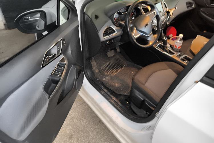 Used Chevrolet Cruze 2017 1.5L Automatic Pioneer Sunroof Edition