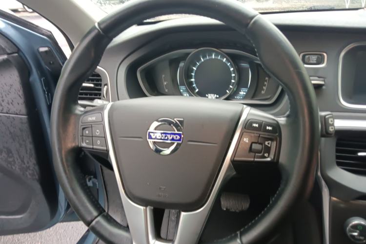 Used Volvo V40 2014 2.0T Zhiya Edition