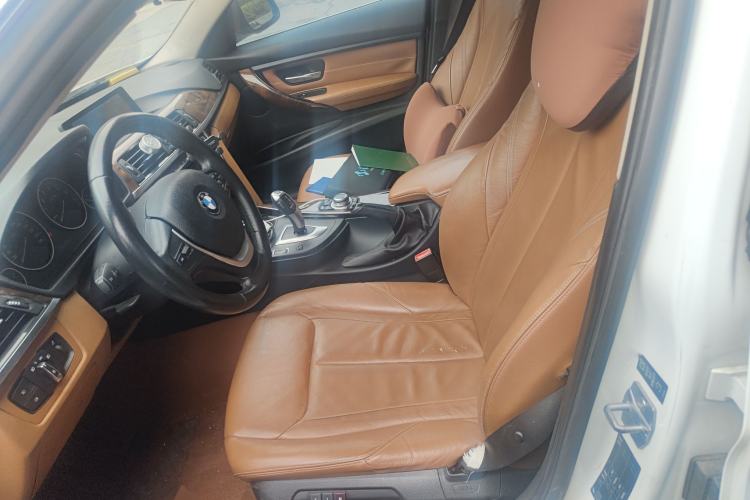 Used BMW 3 Series 2013 Facelift 320Li Fashion Design Package