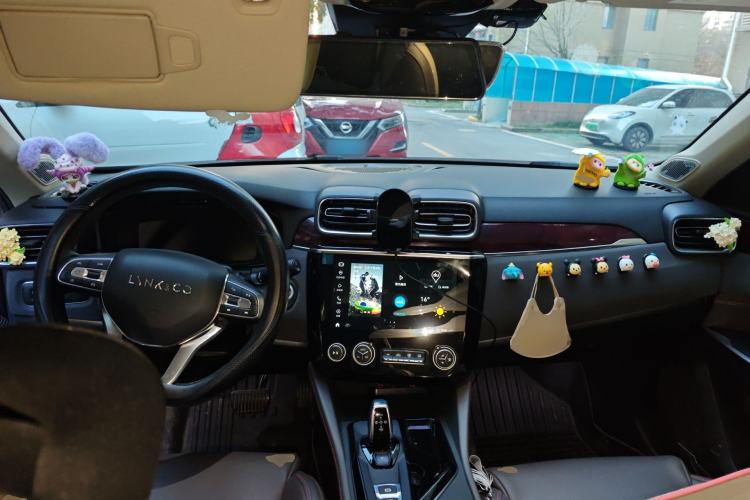 Used Lynk & Co 02 2021 1.5TD DCT Two-Wheel Drive Champion Edition Center Console