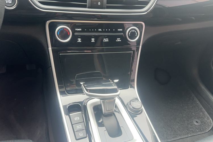 Used Kia Seltos 2023 1.5L CVT Luxury Edition Audio And AC Panel