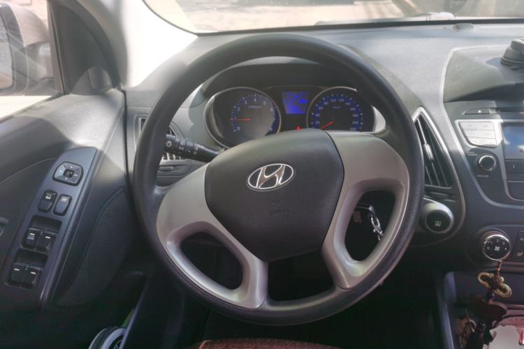 Used Hyundai ix35 2010 2.0L Automatic Two-Wheel Drive New Edition GL Steering Wheel