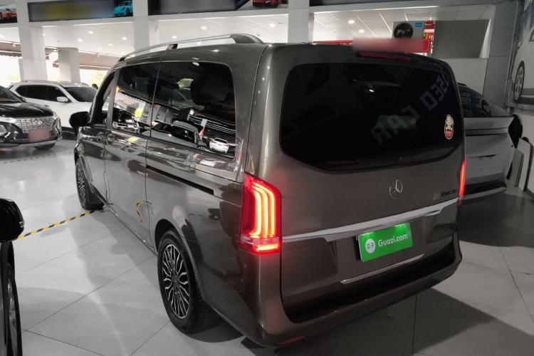 Used Mercedes-Benz V-Class 2017 V 260 Avantgarde Edition