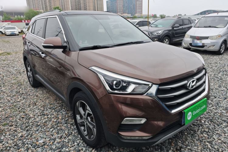 Used Hyundai ix25 2017 1.6L Automatic Smart Version Front Right 45 Deg