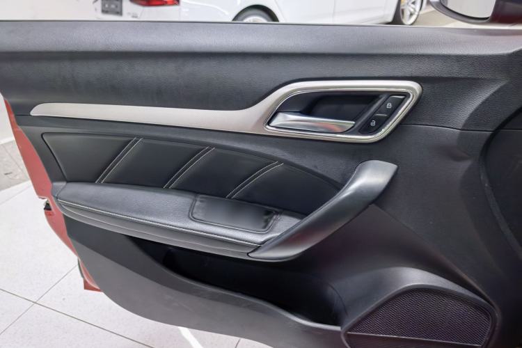 Used MG 6 2017 20T Automatic Luxury Smart Connect Version China V Standard Interior 8