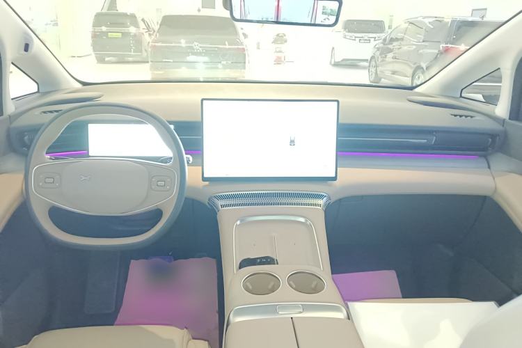 Used XPeng X9 2025 740 Ultra-Long Range Max Center Console