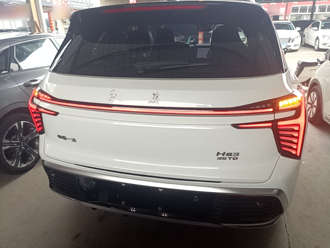 Hongqi HS3 2023 1.5T Two-Wheel Drive Shanwei Edition — снимка 5