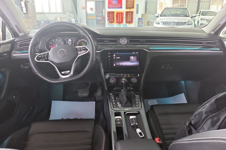 Used Volkswagen Magotan 2020 280TSI DSG Comfort Edition Center Console