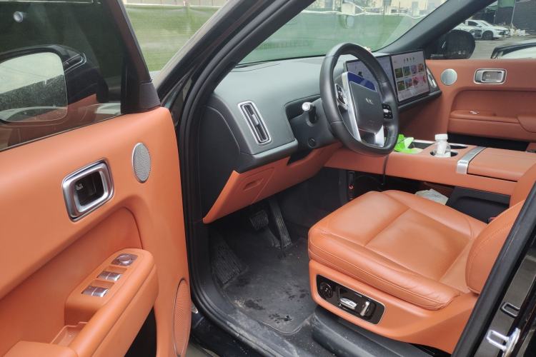 Used Li Auto L8 2023 Pro Model
