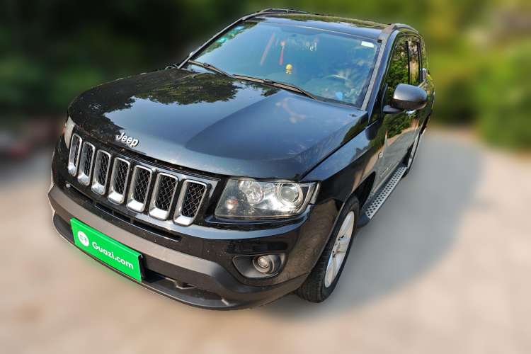 Used Jeep Compass 2015 2.0L two-wheel drive sport version
