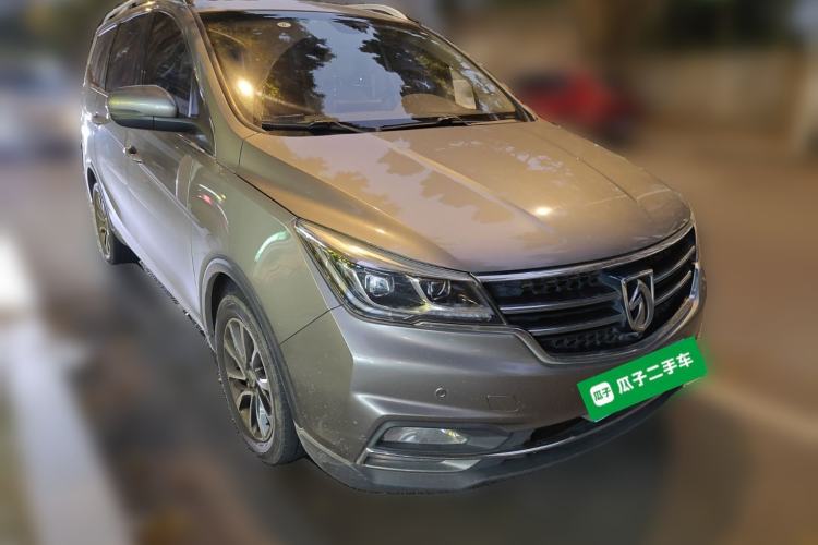 Used Baojun 730 2017 1.8L iAMT Prestige Version 7 Seats Front Right 45 Deg