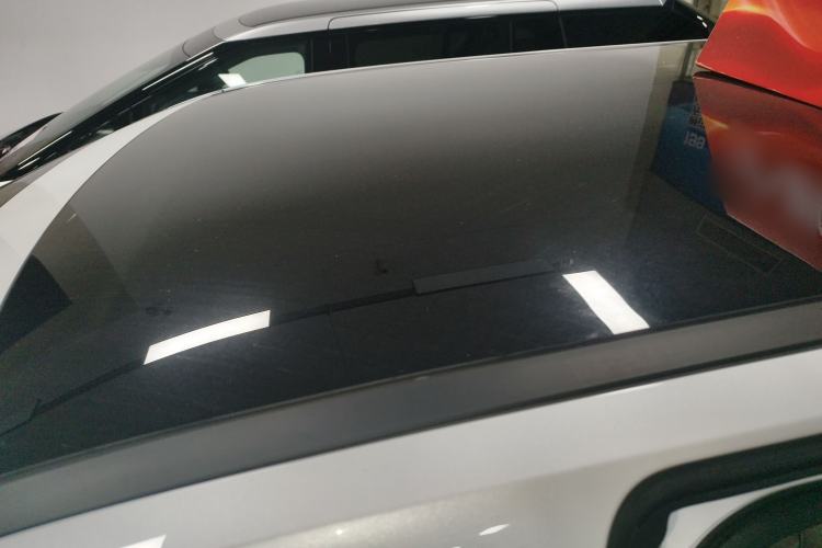Used XPeng X9 2025 740 Ultra-Long Range Max Roof