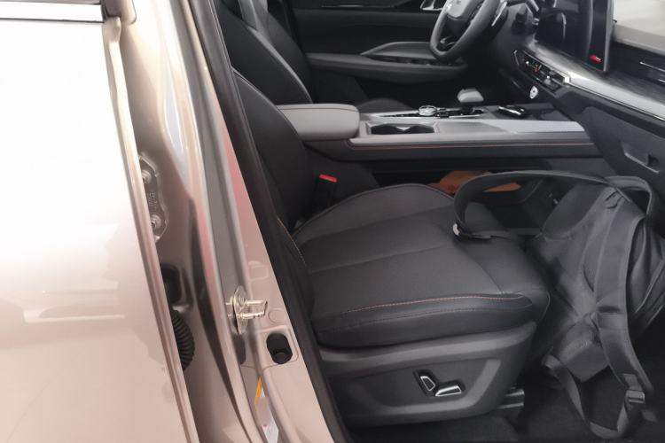 Used CHANGAN OSHAN Z6 2023 Blue Whale 1.5T DCT Smart Edition