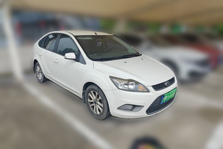 Used Ford Focus 2013 Hatchback Classic 1.8L Manual Base Model Front Right 45 Deg