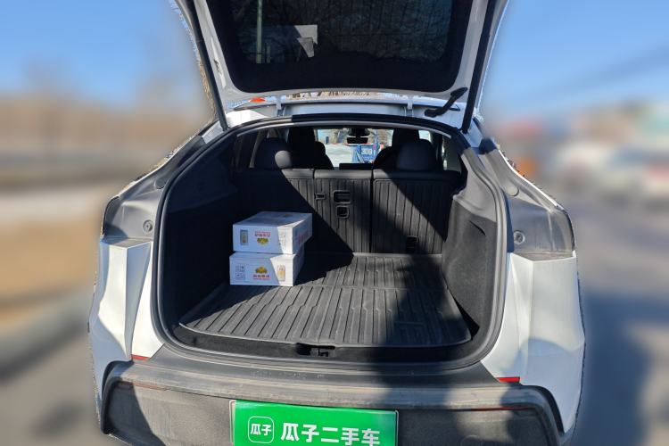 Used Tesla Model Y 2025 Rear-Wheel-Drive Version