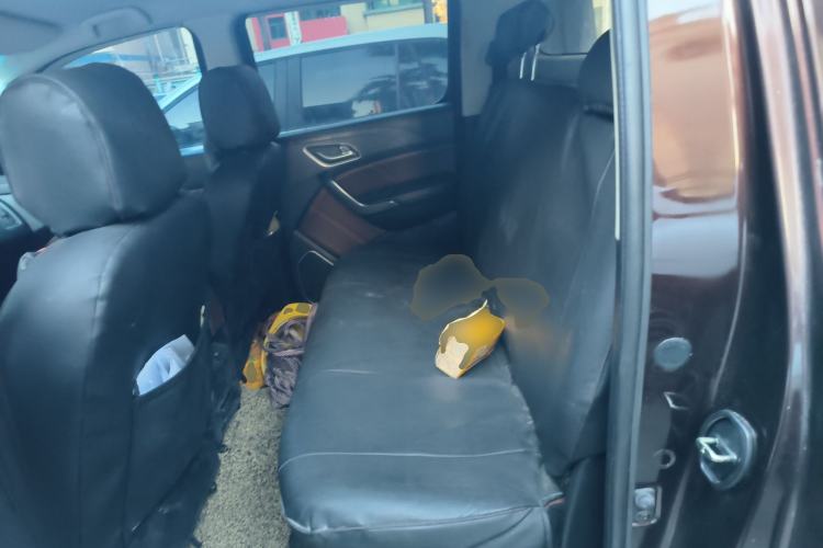 Used JMC Yuhu 7 2017 2.0T Gasoline Automatic Two-Wheel Drive Luxury Edition JX4G20A5L