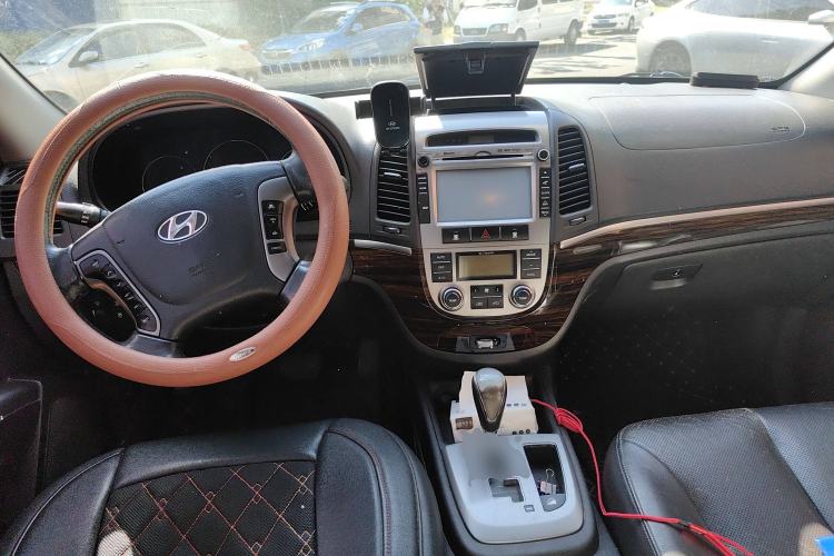 Used Hyundai Santa Fe Classic 2012 2.4 Luxury Edition 7-Seater Four-Wheel Drive