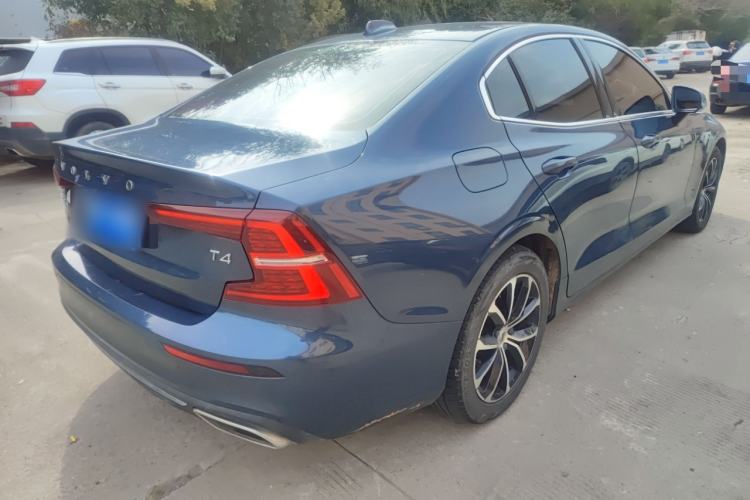 Used Volvo S60 2020 T4 Zhiyi Luxury Edition
