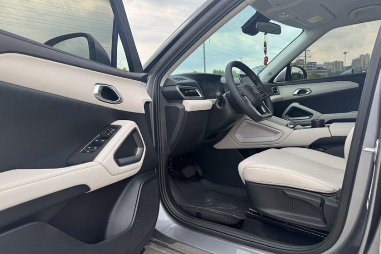 Used BYD Yuan UP 2024 401KM Leading Edition Interior 8