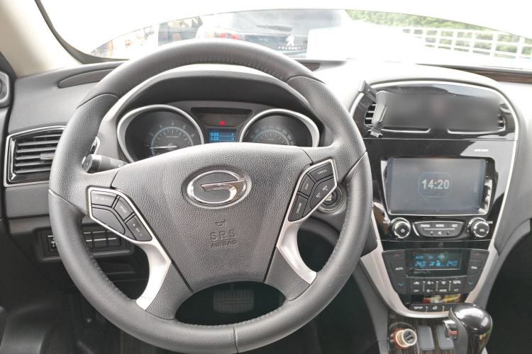 Used GAC Trumpchi GS5 Super 2015 2.0L Automatic Two-Wheel Drive Elite Edition Center Console