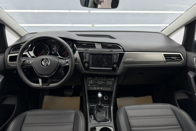 Used Volkswagen Touran 2018 Volkswagen Touran L 280TSI DSG Comfort Edition 7 Seats China VI Standard
