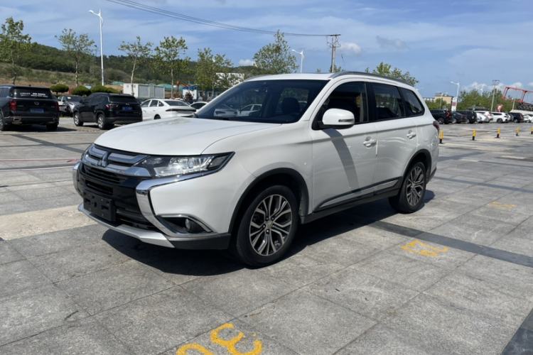 Used Mitsubishi Outlander 2018 2.0L Two-Wheel Drive Glory Edition 5 Seats