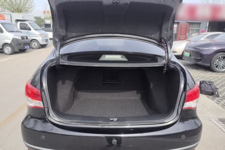 Used Nissan Sylphy 2018 Classic 1.6XE+ Manual Leading Edition Trunk