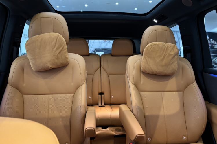 Used Li Auto i8 2025 Model Standard Version Interior 12