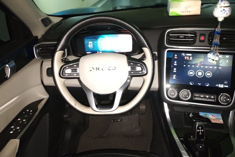 Used Lynk & Co 01 2017 2.0T Two-Wheel Drive Zhaopu Version Steering Wheel