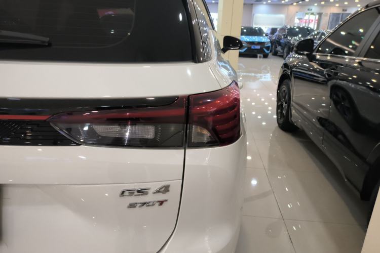 Used GAC Trumpchi GS4 2022 270T Automatic Smart Drive Technology Edition Right Rear Taillight