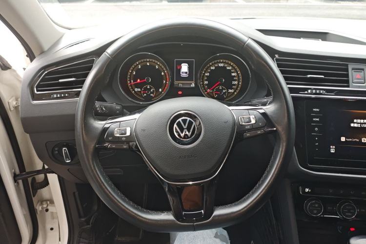 Used Volkswagen Tiguan L 2021 330TSI Automatic Two-Wheel Drive Smart Edition
