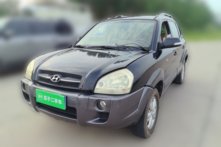 Used Hyundai Tucson 2009 2.0L Manual Two-Wheel Drive Fashion Edition Guazi used car, China used car export, Used car for sale, Used Hyundai cars, Cheapest cars for sale