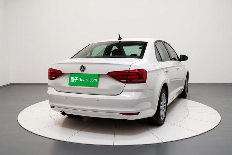 Used Volkswagen Lavida 2017 1.6L Automatic Comfort Edition Exterior 4