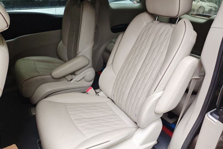 Used Buick GL8 2021 Land Cruiser Executive Class 652T Luxury Model